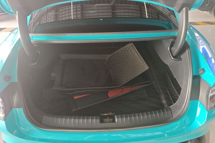 MI SU7 2025 immagine di auto #25