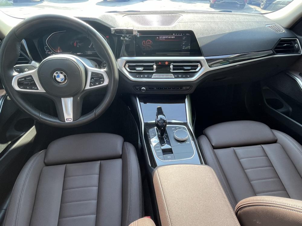 BMW 3 Series 2020 car image #17