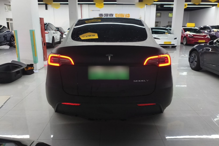 Tesla Model Y 2022 #4 Tesla Model Y 2022 car image #4