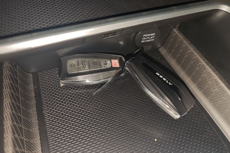 GEELY Emgrand 2025 car image #9