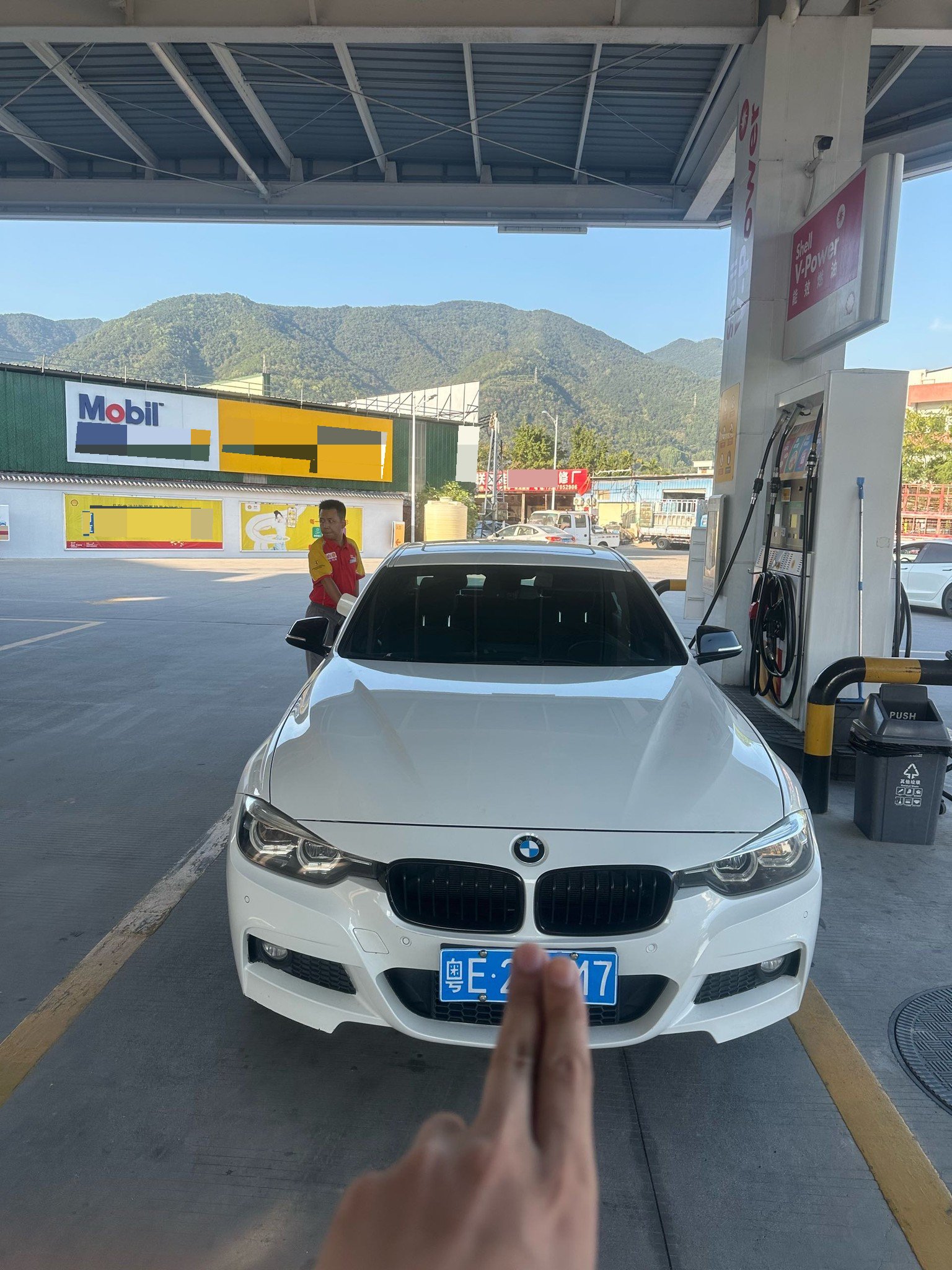 BMW 3 Series 2018 imagem de carro #2