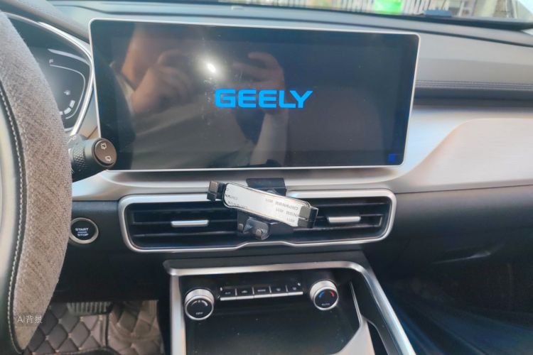GEELY Coolray 2023 #15 GEELY Coolray 2023 car image #15