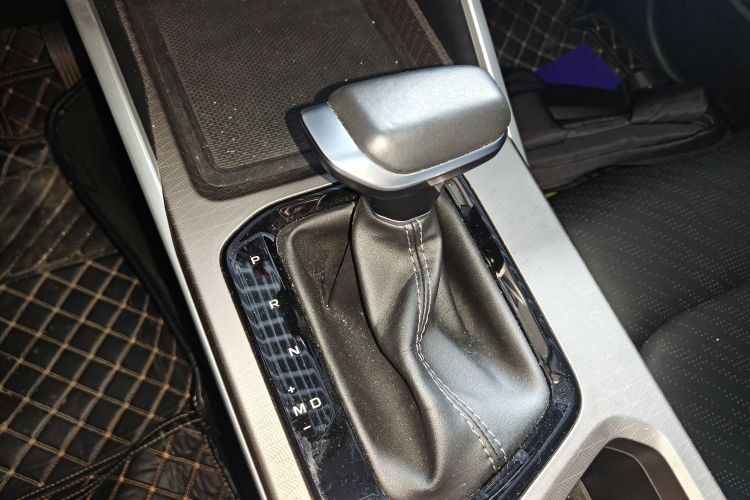 GEELY Emgrand 2023 car image #14