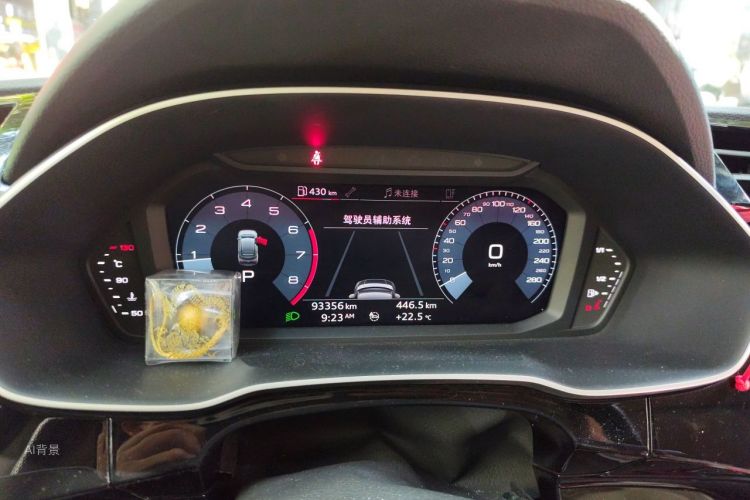 Audi Q3 2021 car image #13