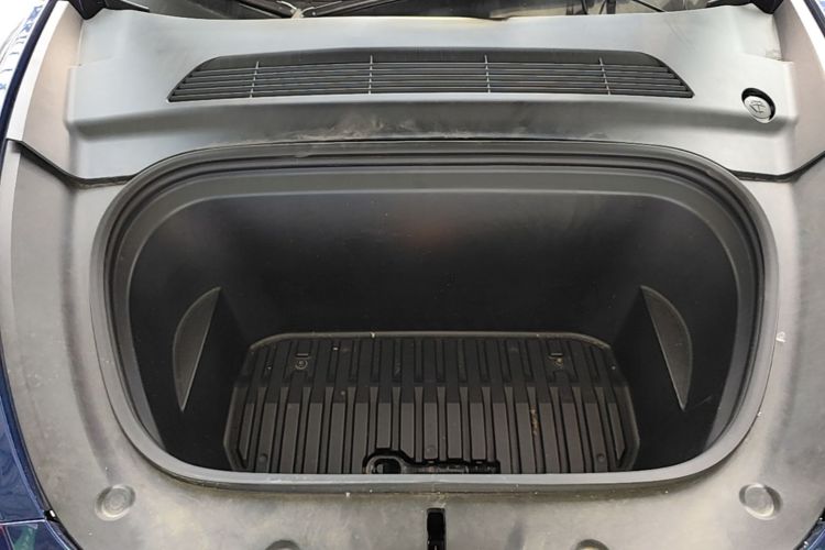 Tesla Model Y 2021 #20 Tesla Model Y 2021 car image #20