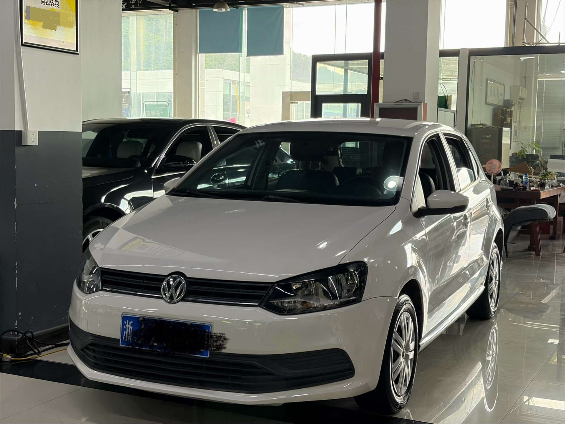 Volkswagen Polo 2017 car image 