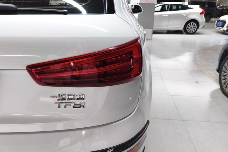Audi Q3 2017 #8 Audi Q3 2017 car image #8