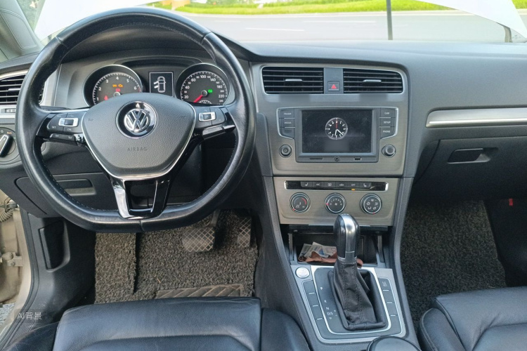 Volkswagen Golf 2015 car image #11