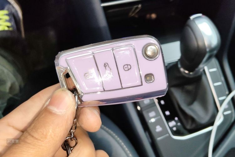 Volkswagen Tharu 2024 immagine di auto #10