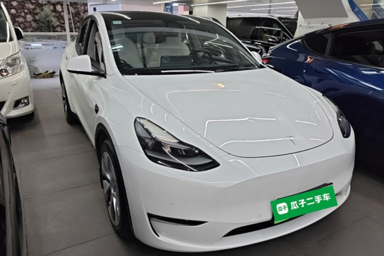 Tesla Model Y 2021 #4 Tesla Model Y 2021 car image #4