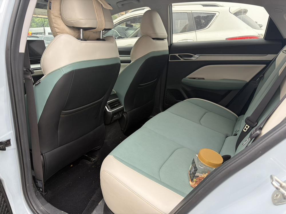 GEELY Emgrand L HiP 2022 car image #16