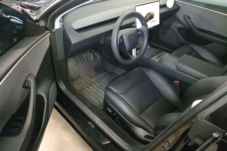 Tesla Model 3 2023 #16 Tesla Model 3 2023 car image #16