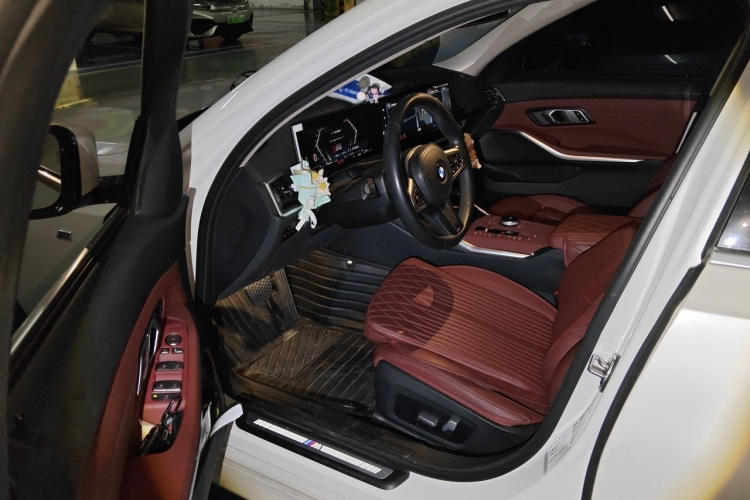 BMW 3 Series 2023 car image #9