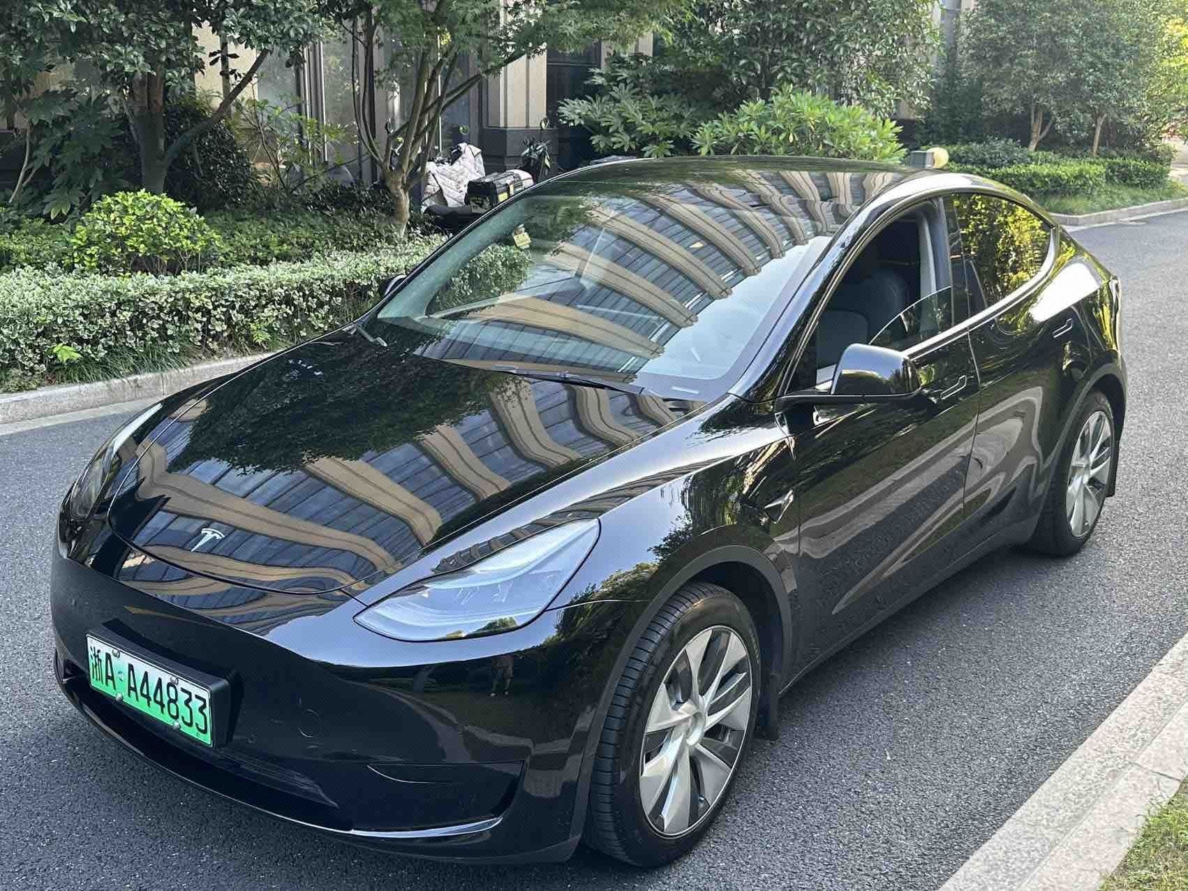 Tesla Model Y 2022 Tesla Model Y 2022 car image