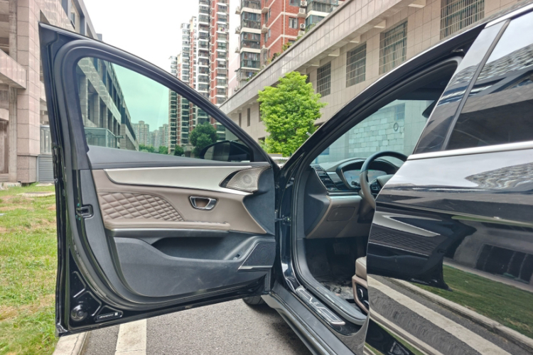 2024 car image #12