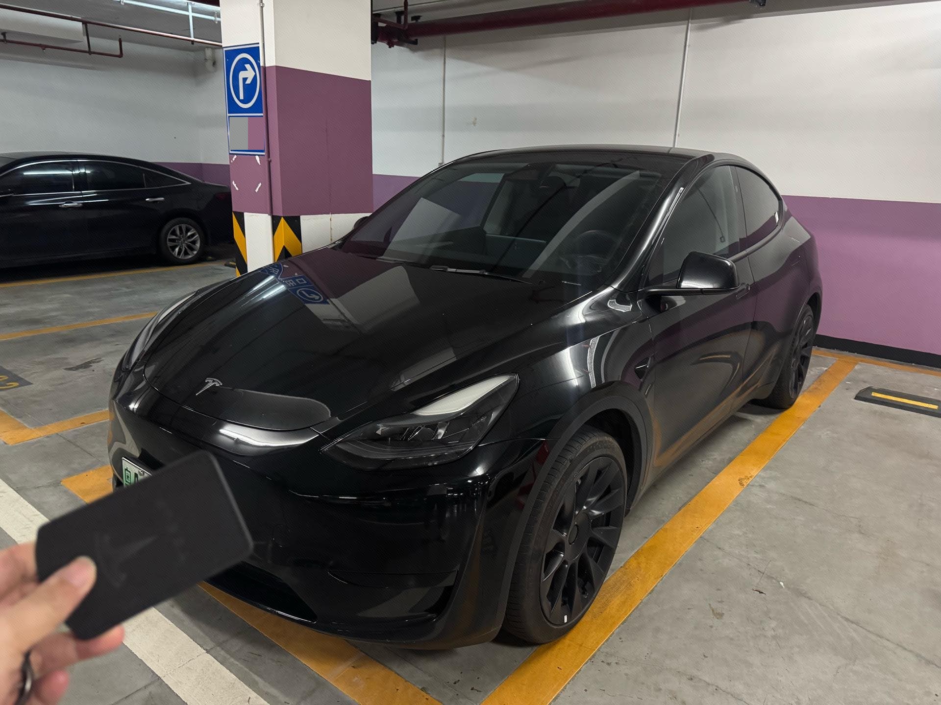 Tesla Model Y 2024 Tesla Model Y 2024 car image