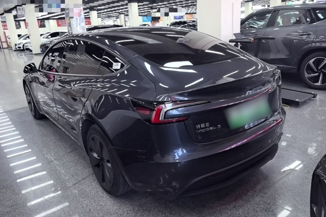 Tesla Model 3 2024 car image #3