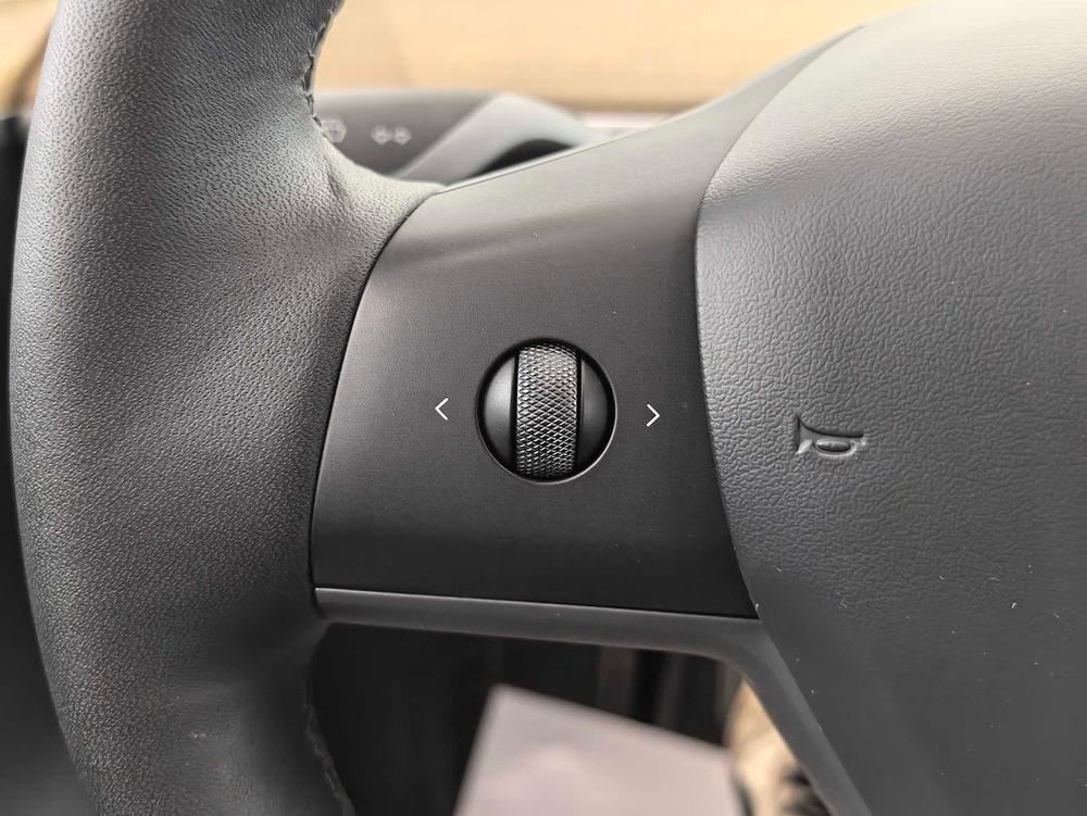 Tesla Model Y 2022 #20 Tesla Model Y 2022 car image #20