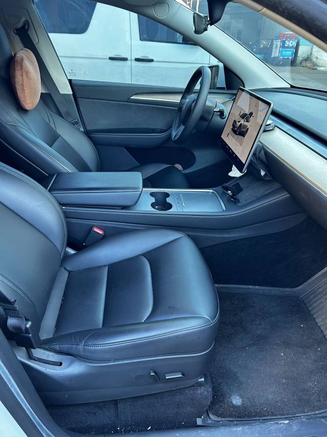 Tesla Model Y 2022 #5 Tesla Model Y 2022 car image #5