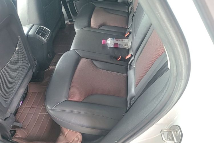 Audi Q3 2019 car image #17