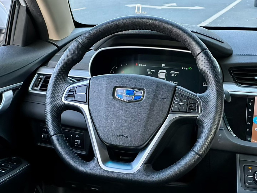 GEELY Emgrand 2019 car image #9