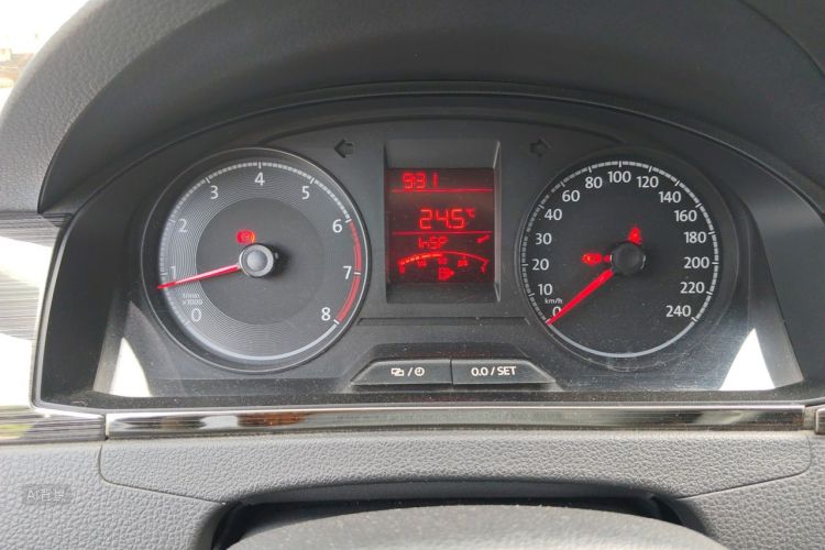 Volkswagen Santana 2017 car image #13