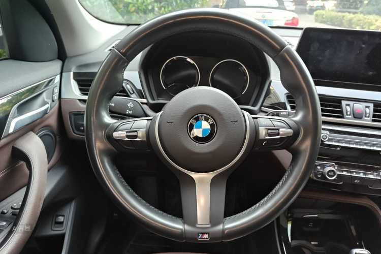 BMW X1 2020 car image #12