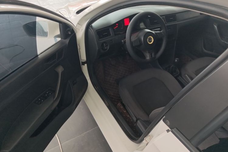 Volkswagen Santana 2017 car image #16