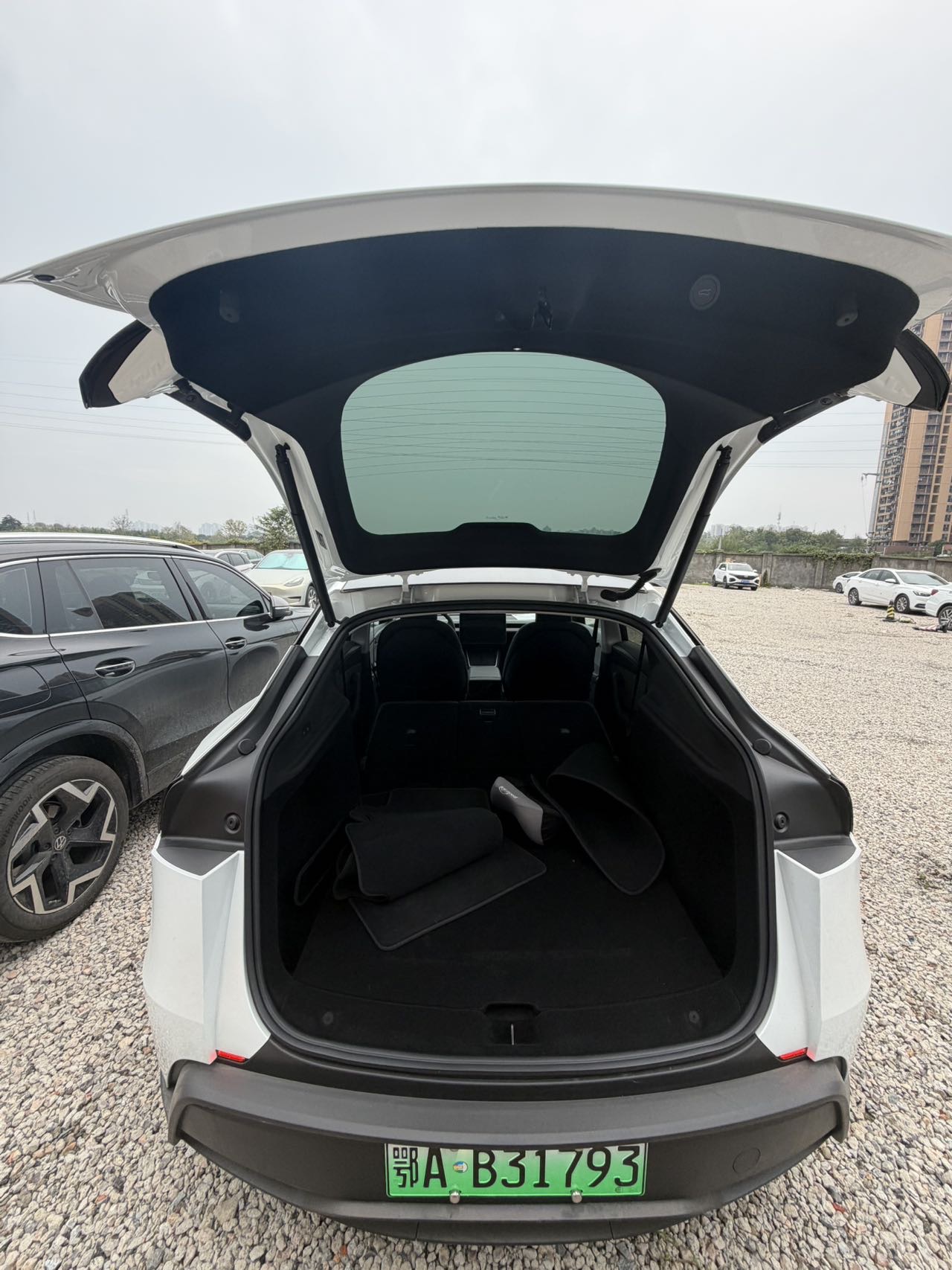 Tesla Model Y 2025 #7 Tesla Model Y 2025 صورة سيارة #7