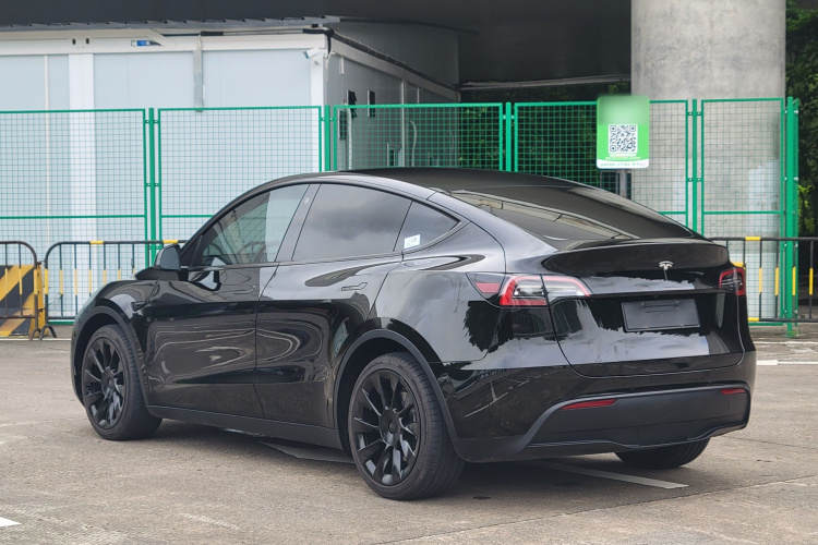 Tesla Model Y 2022 car image #10
