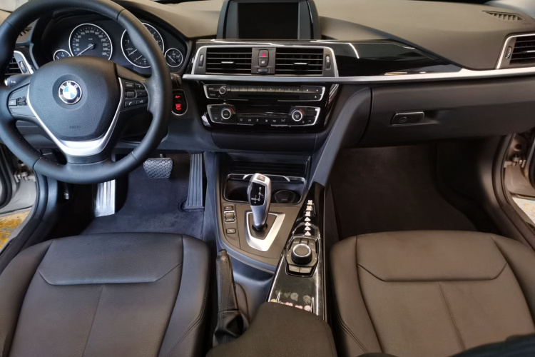 BMW 3 Series 2017 #11 BMW 3 Series 2017 car image #11