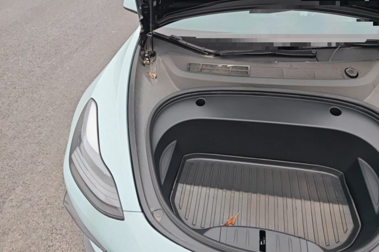 Tesla Model 3 2023 car image #28