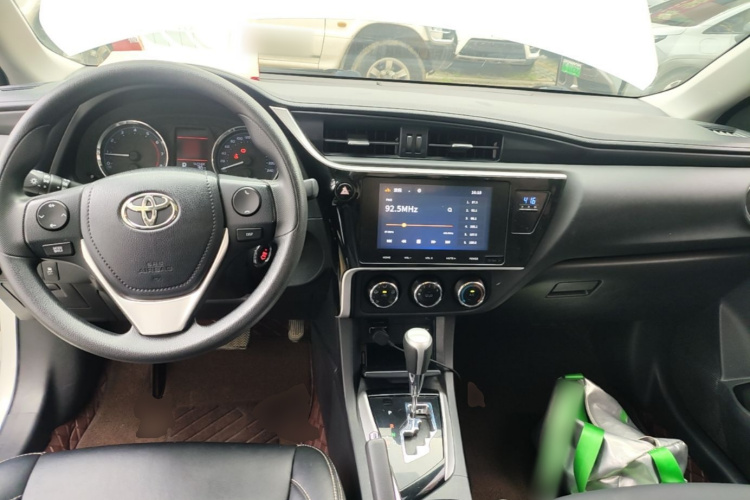 Toyota Corolla 2018 car image #10