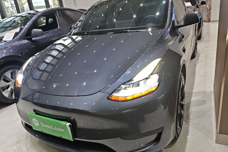 Tesla Model Y 2023 #3 Tesla Model Y 2023 car image #3