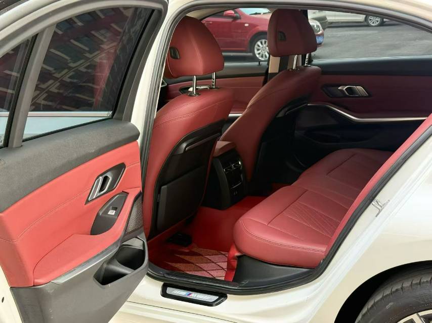 BMW 3 Series 2022 صورة سيارة #3