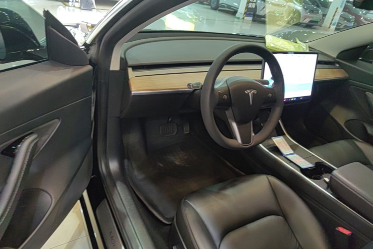 Tesla Model 3 2020 #16 Tesla Model 3 2020 car image #16