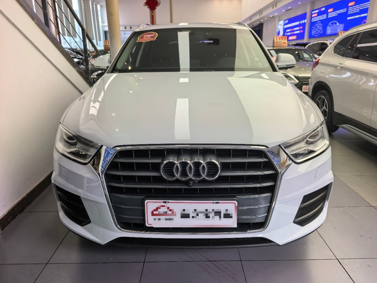 Audi Q3 2019 car image #2