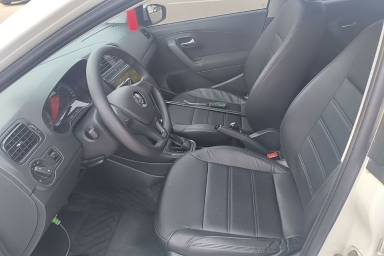 Volkswagen Polo 2016 car image #15