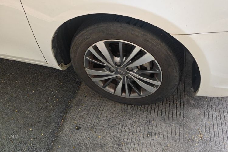 GEELY Emgrand 2018 car image #9