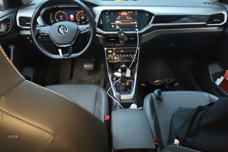Volkswagen T-Cross 2019 car image #11