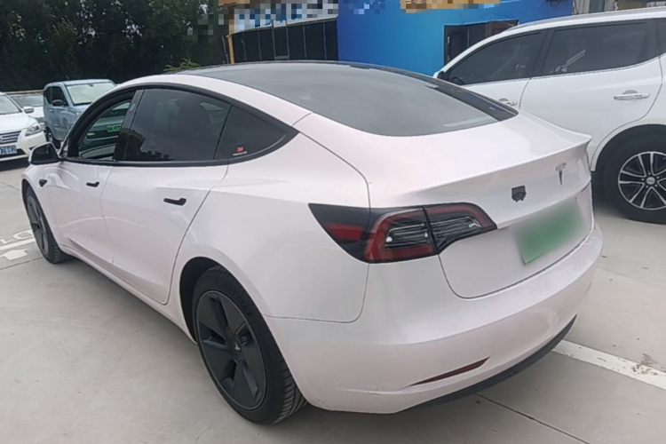 Tesla Model 3 2023 car image #5