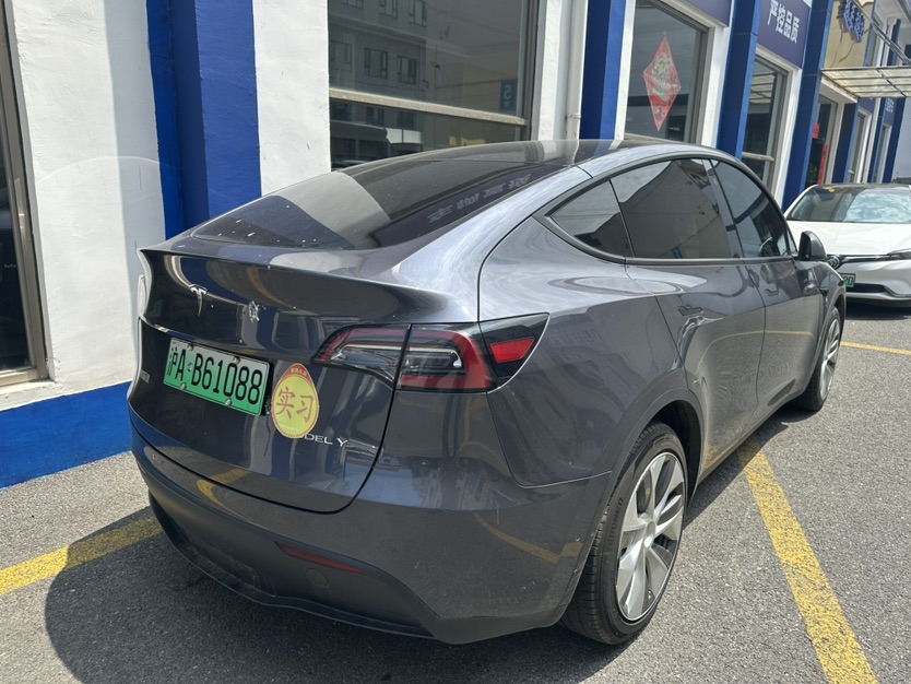 Tesla Model Y 2022 #6 Tesla Model Y 2022 car image #6
