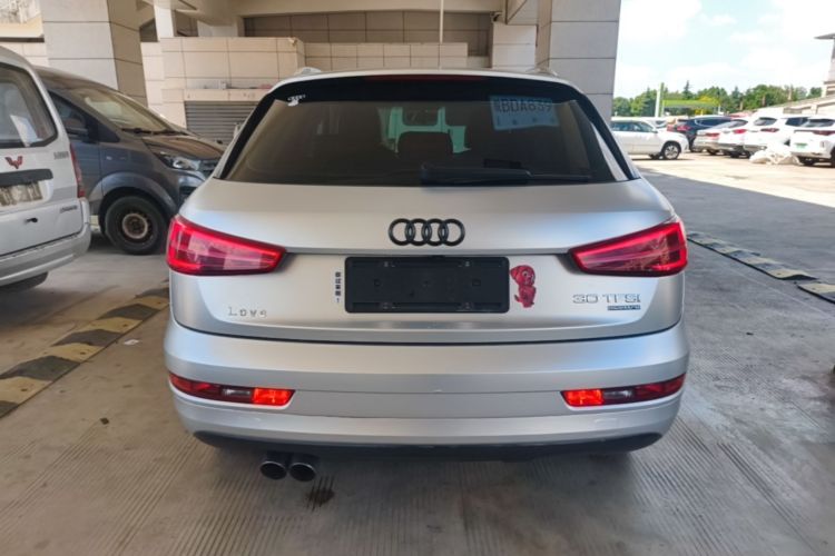 Audi Q3 2018 car image #4
