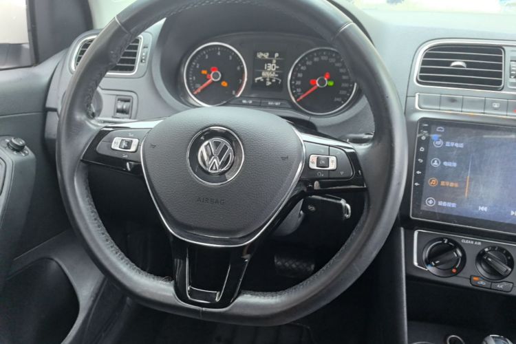 Volkswagen Polo 2018 car image #11