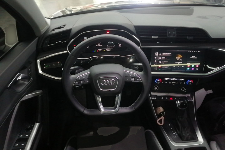 Audi Q3 2023 #15 Audi Q3 2023 car image #15