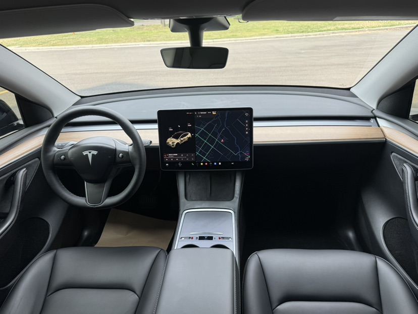 Tesla Model Y 2021 car image #8