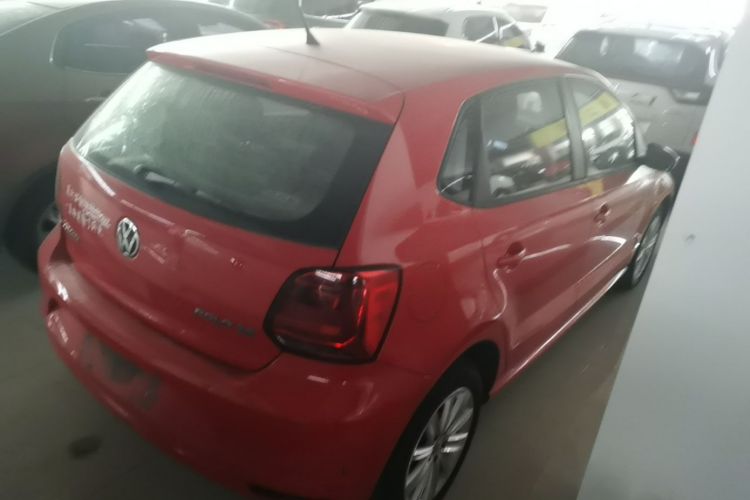 Volkswagen Polo 2015 car image #7