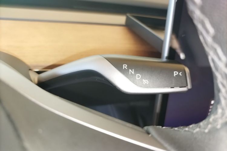 Tesla Model 3 2022 car image #14