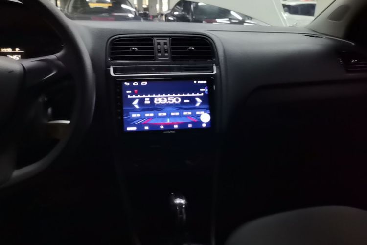 Volkswagen Polo 2018 immagine di auto #13
