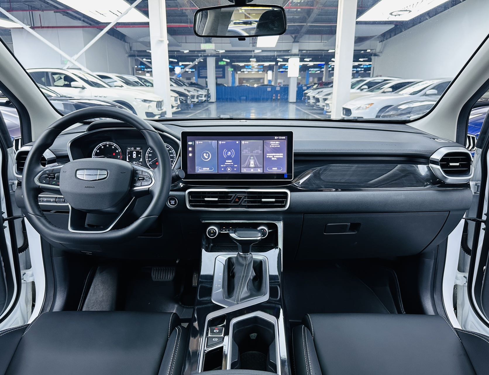GEELY Coolray 2025 car image #5